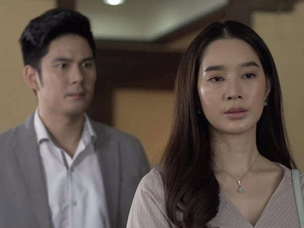 Chồng giật thót khi vợ đột nhiên xuất hiện lật tẩy bí mật Chong giat thot khi vo dot nhien xuat hien lat tay bi mat