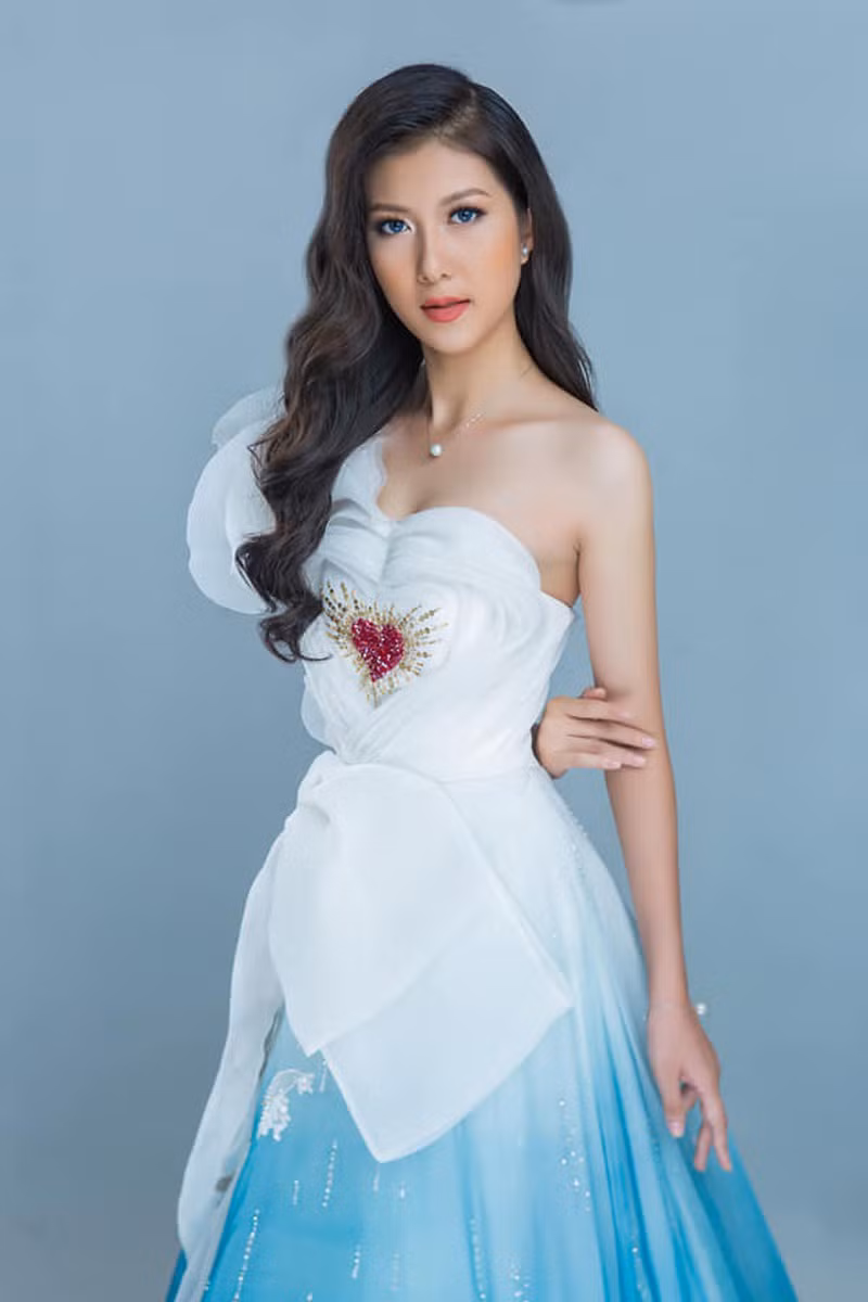 Đinh Ngọc Thảo Vy, sinh năm 2001 đến từ Đắk Lắk. Ảnh: FB Thảo Vy.