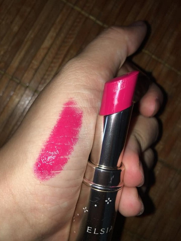 Nhan qua tu ban trai, mo ra co gai chi muon chia tay tuc khac-Hinh-2