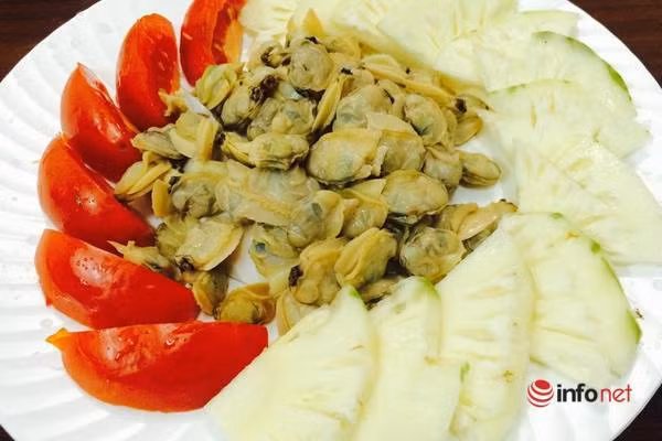 Canh chua ngao nau dua, thit ga chien ngu vi cho bua toi-Hinh-4