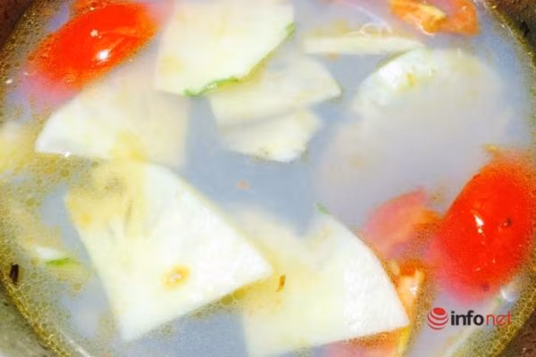 Canh chua ngao nau dua, thit ga chien ngu vi cho bua toi-Hinh-8