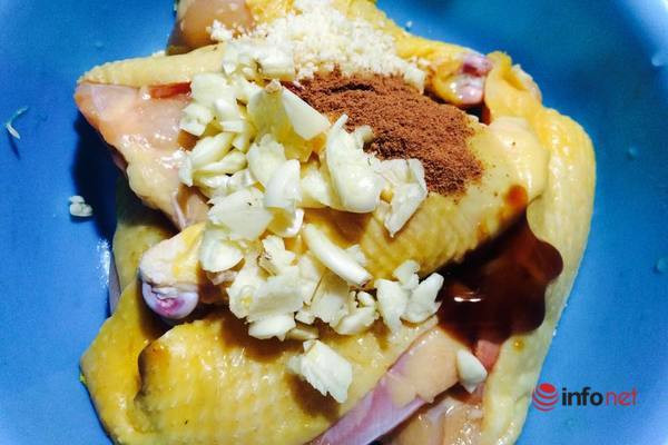 Canh chua ngao nau dua, thit ga chien ngu vi cho bua toi-Hinh-2