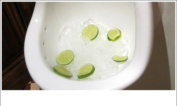 5 phút với mẹo này, bồn cầu được khử mùi hôi sạch bong như mới ảnh 3