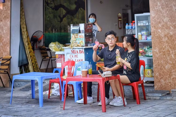 Hang quan ven ho Tay duoc dip hot bac-Hinh-5