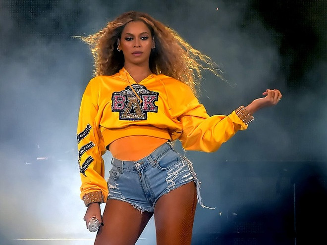 Ngay cả Beyoncé, người có lượng người hâm mộ tương đương với Taylor Swift, cũng chỉ kiếm được một nửa số tiền lương của Swift. Năm 2019, Beyoncé kiếm được 81 triệu USD. Ảnh: Kevin Winter.