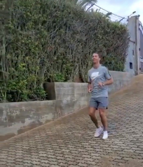 ##s###Anh gọi Georgina là "My beautiful training partner" (Bạn tập xinh đẹp của tôi).