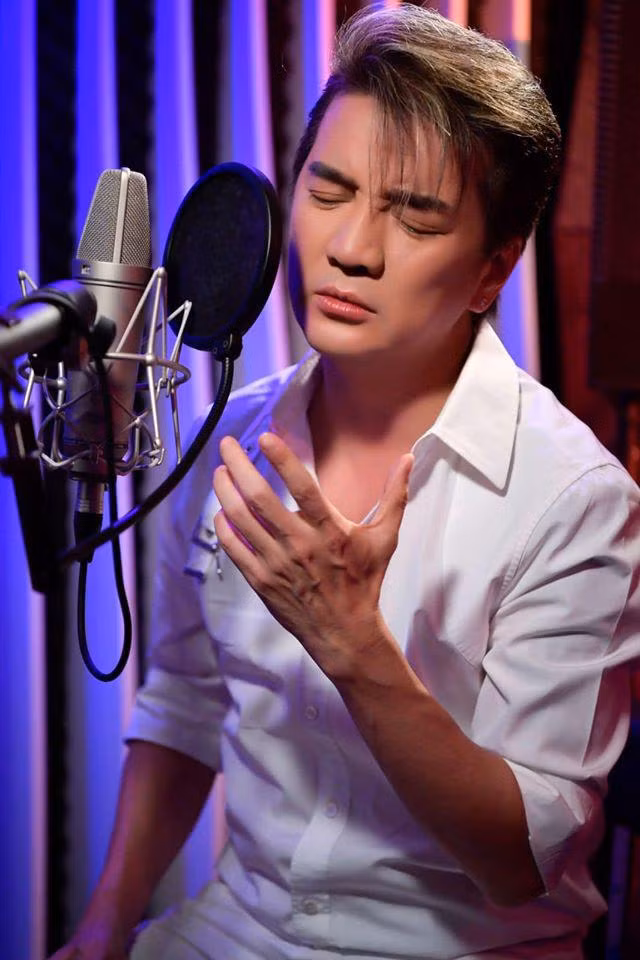 He lo qua khu ngheo kho cua Dam Vinh Hung 20 nam truoc-Hinh-2
