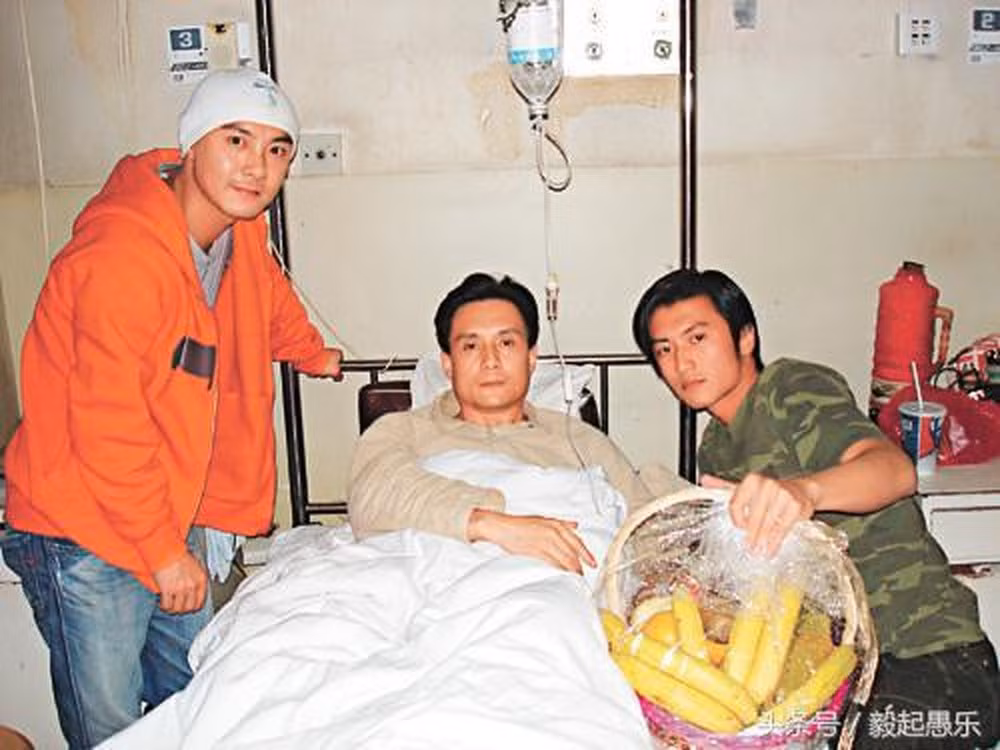 Sao 'Tay du ky 1986' - ba lan ket hon, 6 lan mat con-Hinh-5