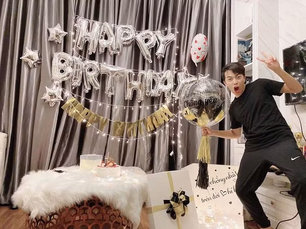 Streamer Cris Phan “theo vo bo cuoc choi“ sau mot nam-Hinh-7