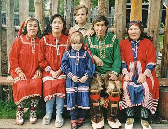 Khó tin bộ tộc cứ đầu năm mới lại "đổi vợ" cho nhau để lấy may Kho tin bo toc cu dau nam moi lai