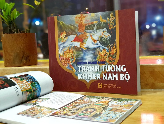  Tranh tường Khmer Nam Bộ của nhà nghiên cứu Huỳnh Thanh Bình là một công trình nghiên cứu công phu về một thể loại mỹ thuật độc đáo của đồng bào Khmer Nam Bộ. Cuốn sách không chỉ nêu tổng quát lịch sử tranh tường, những đặc trưng cơ bản của tranh tường ở chùa tháp Khmer đồng bằng Sông Cửu Long, mà còn nói về kỹ thuật chế tác cũng như nội dung của tranh tường Khmer Nam Bộ.