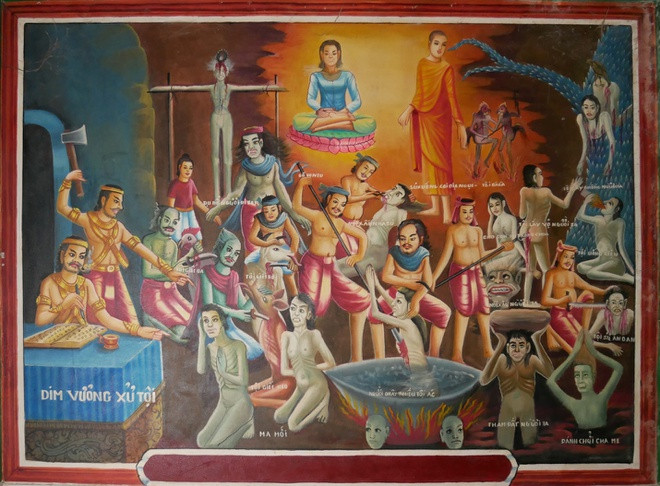 Ngoài những đề tài liên quan đến đức Phật là các bích họa kể về những kỳ tích của các đại đệ tử của ngài: Truyền thuyết Mục Kiền Liên chiến thắng vua Naga Nandopananda ở địa ngục, truyền thuyết về Tân Đầu La, Sự chuyển biến của Yasa và Nanda/Nan Đà, truyền thuyết về người dì của đức Phật - Kiều Đàm Di, truyền thuyết về Niêng Mdacha/Patachara, truyền thuyết về Kisa Gotami… Ảnh trên là tranh tường Xá Lợi Phất độ cho mẹ ở địa ngục (ở chánh điện chùa Phật Lớn, Rạch Giá).