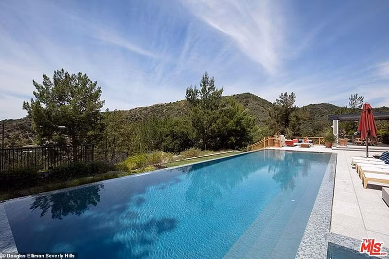 Biệt thự được xây vào những năm 80.