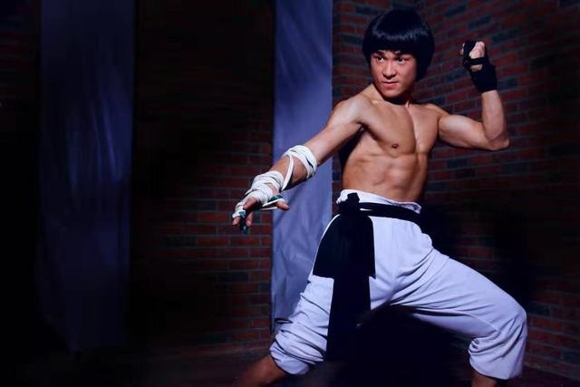 'Ly Tieu Long moi' xin loi, tu nhan gioi vo hon Thanh Long