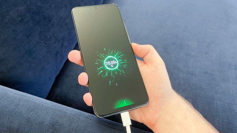 Trên ứng dụng đo hiệu năng Geekbench 5, Axon 20 5G đạt 606 điểm đơn nhân và 1.876 điểm đa nhân, cao hơn khá nhiều so với 1.614 điểm của Pixel 4a 5G nhưng thấp hơn OnePlus Nord (1.948 điểm). Ảnh: Tom's Guide.