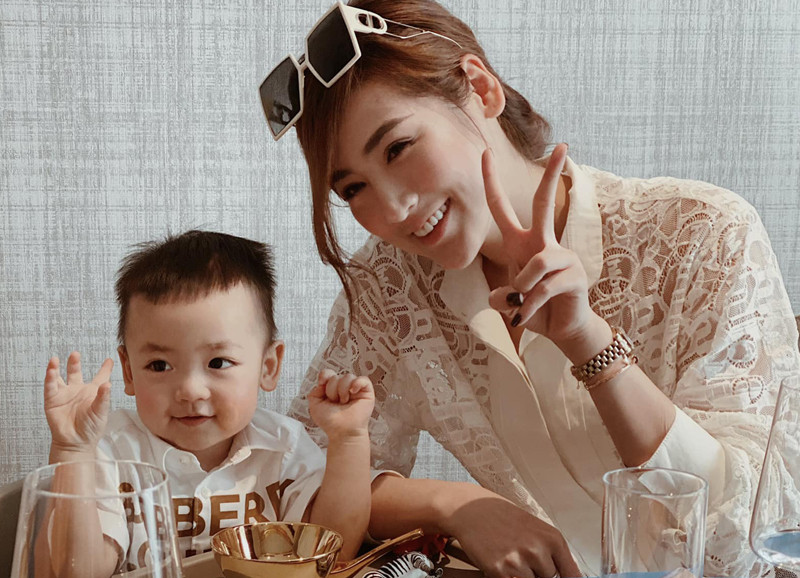 Mối quan hệ giữa á hậu Tú Anh và ông trùm hoa hậu ảnh 6