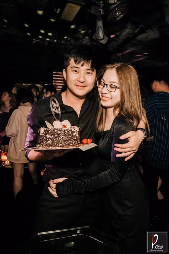 Thieu gia Harry Hung lien tuc dang status 'an y' sau khi chia tay