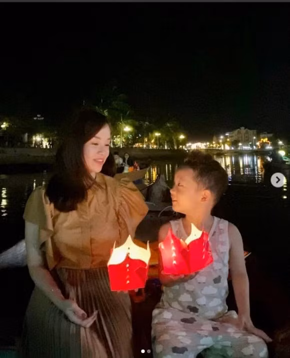 Nhan sac tuoi 30 cua Ly Kute khien hoi chi em ghen ti-Hinh-6