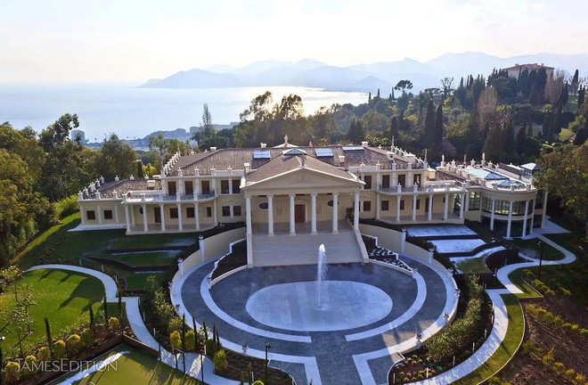  3. Palais Vénitien, Cannes, Pháp (142,5 triệu USD): Palais Vénitien mang kiến trúc Venice với vẻ đẹp tráng lệ nằm trên khu đất rộng 2,4 hecta. Tại đây có một câu lạc bộ đêm, hầm rượu và hồ bơi lớn giữa khuôn viên đặc trưng kiểu Cannes và Địa Trung Hải.