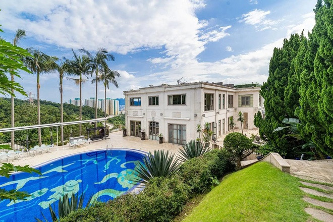  5. Fei Ngo Shan Single House, Hong Kong (126,4 triệu USD): Được xem là một trong những dinh thự riêng tư nhất thế giới, dinh thự này có huớng nhìn hoàn hảo ra Cảng Victoria, mang phong cách cổ điển, sang trọng.