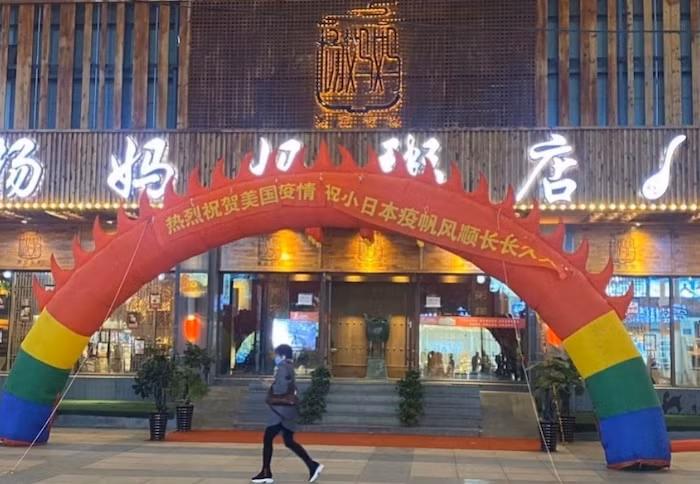 Tam bien khien ca the gioi phan no giua mua dich Covid-19