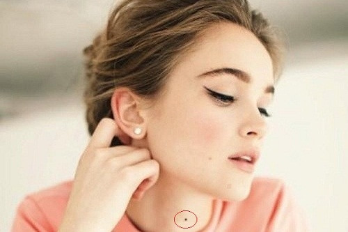 Nốt ruồi đúng vị trí tài lộc, phụ nữ có số sướng cả đời Not ruoi dung vi tri tai loc, phu nu co so suong ca doi