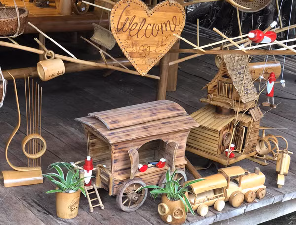 Cay thong Noel khong co noi mot chiec la nhung gia ca trieu dong-Hinh-5