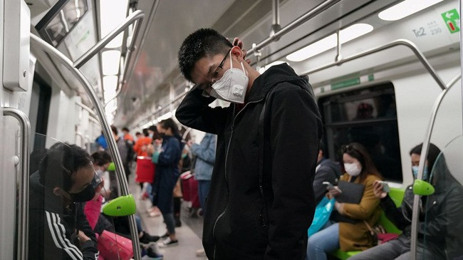 Dich Covid-19, nui tien do ap vao tui vo chong nhin xa trong rong-Hinh-2