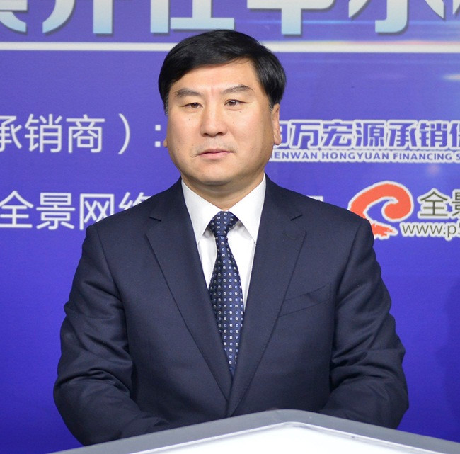 Dich Covid-19, nui tien do ap vao tui vo chong nhin xa trong rong