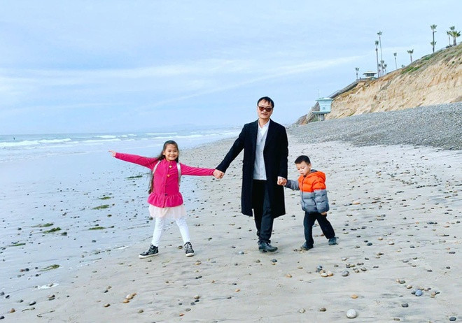 Diệu Hương sinh năm 1985, là gương mặt quen với khán giả phim truyền hình miền Bắc. Cô từng tham gia nhiều phim như Cánh gió đầu đông, Cổng trường thời mở cửa, Cổ vật, Cuồng phong, Xin thề anh nói thật, Cầu vồng tình yêu, Bánh đúc có xương... Cô kết hôn với ông xã doanh nhân Ngọc Linh vào năm 2011 và đã có hai con - một trai, một gái.