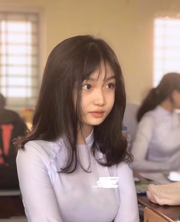 Nữ sinh cấp 3 mặc áo dài đẹp như nữ thần - Hình 3 Nu sinh cap 3 mac ao dai dep nhu nu than-Hinh-3