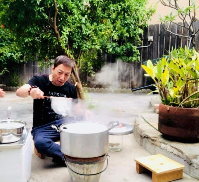 'Ong hoang nhac ngheo' Truong Vu den thoi… bung lua?-Hinh-4