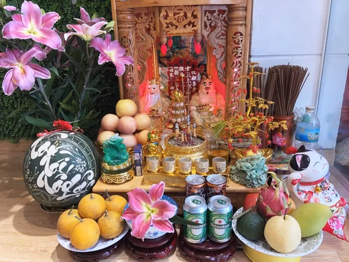 Khung gio loc vang cung than Tai de ca nam huong loc, phu quy du day