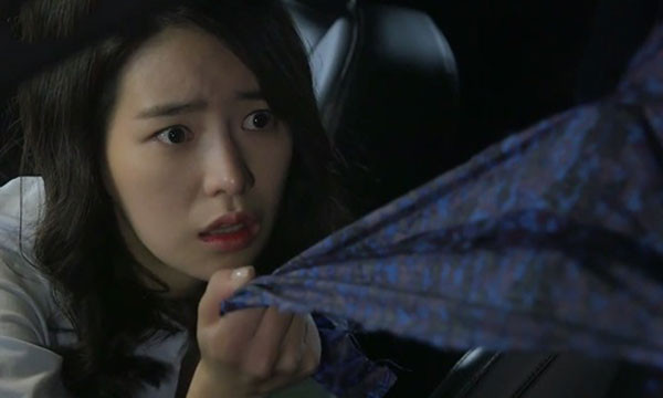 Tân hôn, chồng mặc quần áo cũ vợ anh mua, treo ảnh vợ khắp phòng - Hình 2 Tan hon, chong mac quan ao cu vo anh mua, treo anh vo khap phong-Hinh-2