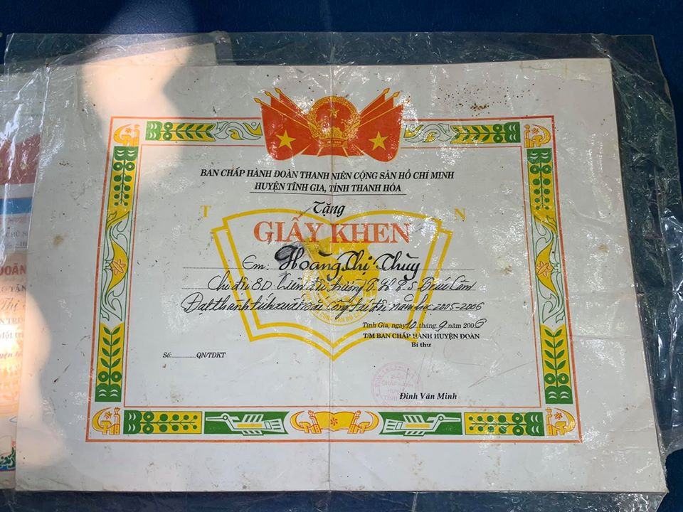 Thanh tich hoc tap xen lan tuoi tho du doi cua A hau Hoang Thuy-Hinh-4