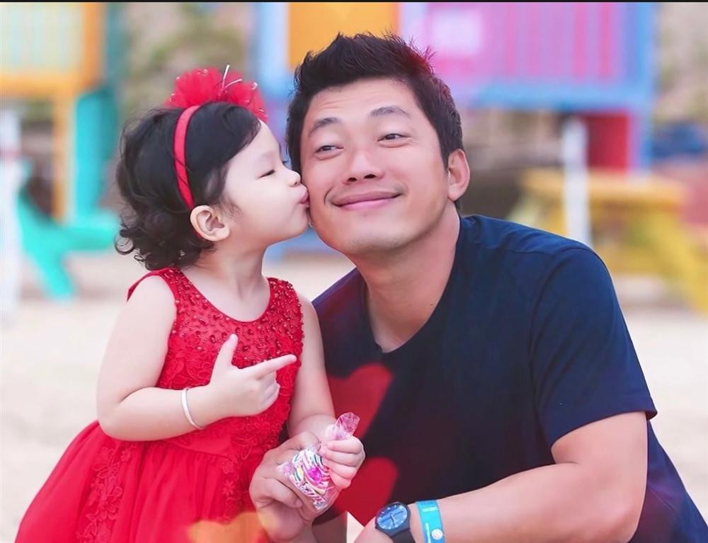 Kinh Quoc bi vo dai gia bat dung xe 6 ty-Hinh-4