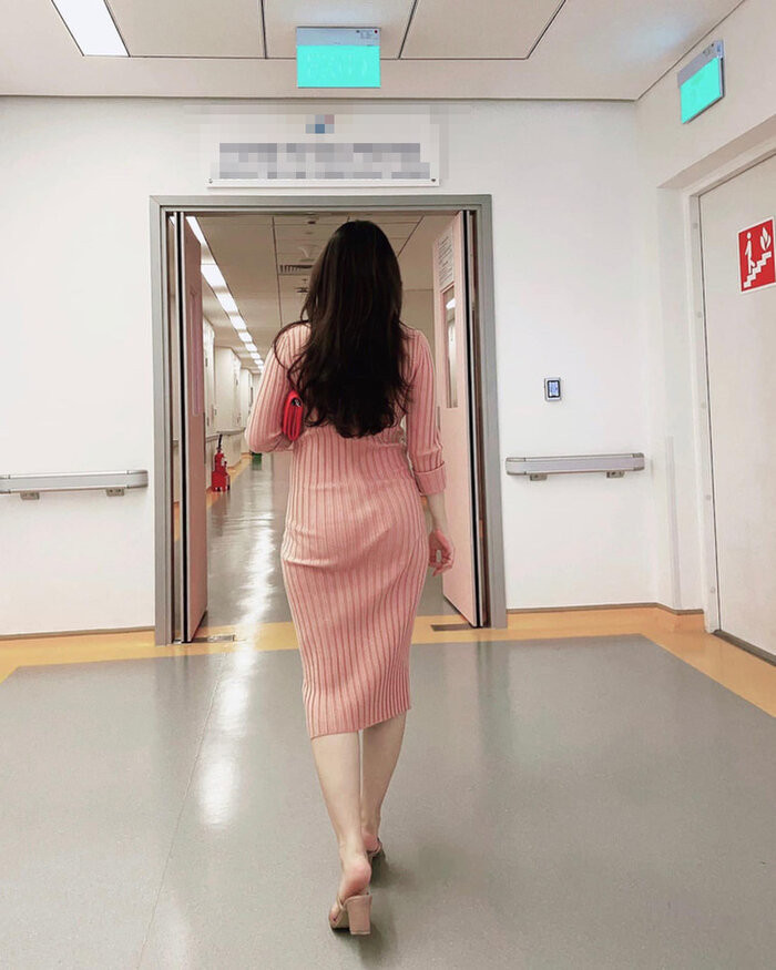 Dang anh nhap vien, hotmom Hang Tui khien dan mang bat ngo-Hinh-2