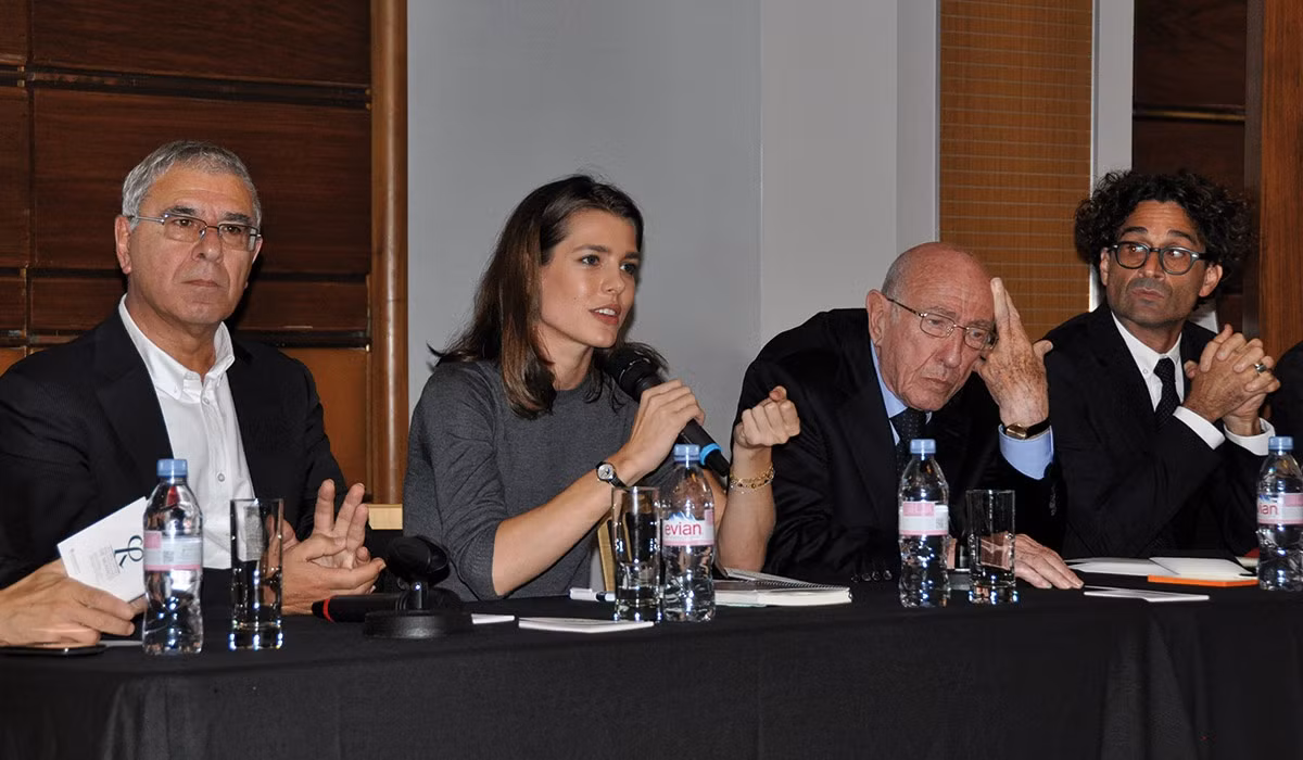 Theo thông tin từ Chanel, đại sứ Charlotte Casiraghi sẽ sớm ra mắt dự án Les Rendez-vous littéraires rue Cambon (Điểm hẹn Văn học Cambon) với các cuộc gặp gỡ theo chủ đề diễn ra thường xuyên trên mạng. Nắm vai trò chủ trì, công chúa Charlotte sẽ cùng những nàng thơ, người bạn thân thiết của Chanel cùng nhau đọc sách bàn luận về các các nhân vật trong văn học, lịch sử.