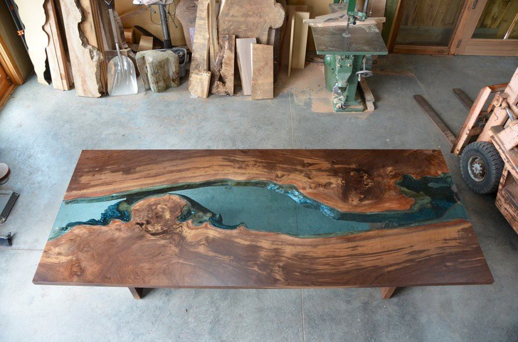 Với chiếc bàn ăn mang đậm hơi thở thiên nhiên này, không gian phòng bếp của bạn sẽ chẳng bao giờ bị nhàm chán.