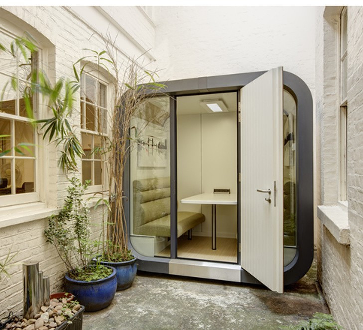 Một cabin làm việc tại nhà đảm bảo chẳng ai có thể quấy rầy bạn.