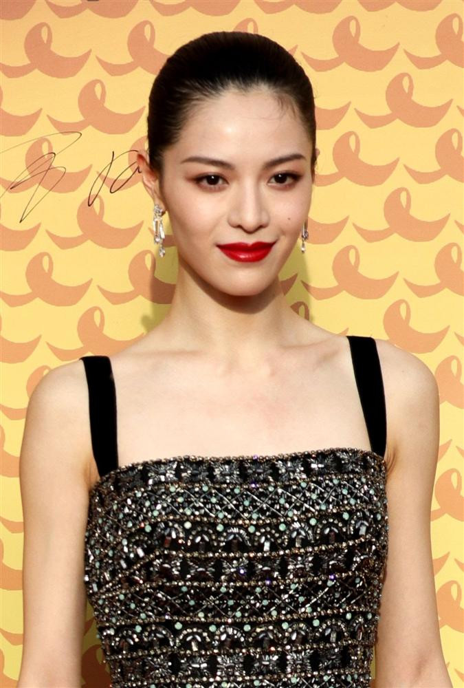 Những mỹ nhân Hoa ngữ chưa 30 đã bị chê già - Hình 12 Nhung my nhan Hoa ngu chua 30 da bi che gia-Hinh-12