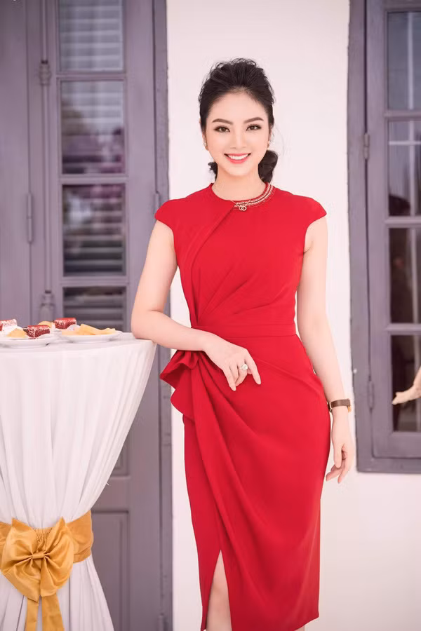 7 năm trước xứ Thanh cũng có một Hoa hậu tài sắc - Hình 8 7 nam truoc xu Thanh cung co mot Hoa hau tai sac-Hinh-8