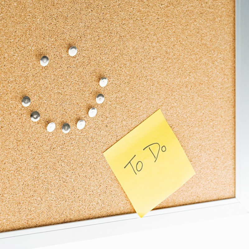  Nụ cười: Hành động rất đơn giản là mỉm cười, ngay cả khi bạn bị ép buộc thực hiện cũng có thể giúp kích hoạt các khu trung tâm hạnh phúc trong não, khiến bạn có tâm trạng tốt hơn.