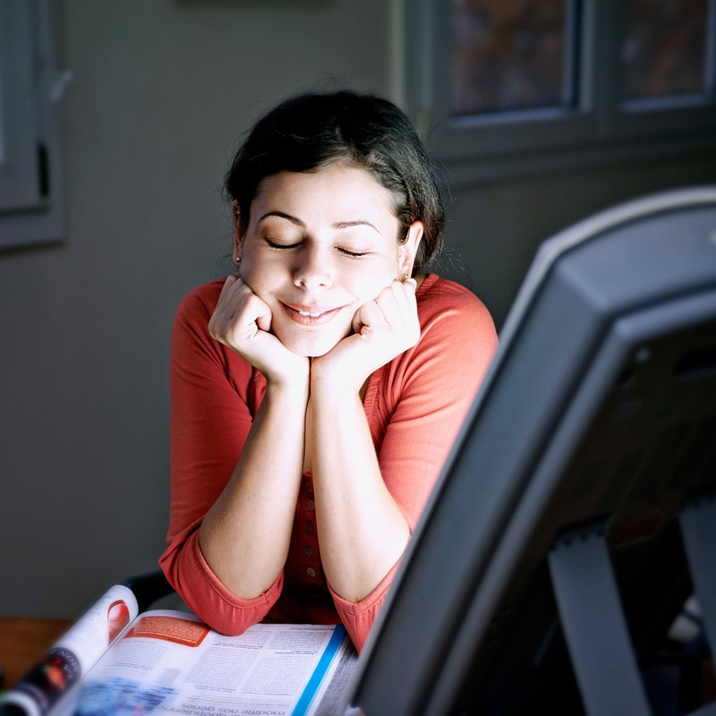  Liệu pháp ánh sáng: Liệu pháp ánh sáng là một phương pháp điều trị hiệu quả cho chứng rối loạn cảm xúc theo mùa (SAD). Các chuyên gia cũng cho rằng nó có tác dụng điều trị triệu chứng rối loạn trầm cảm. 