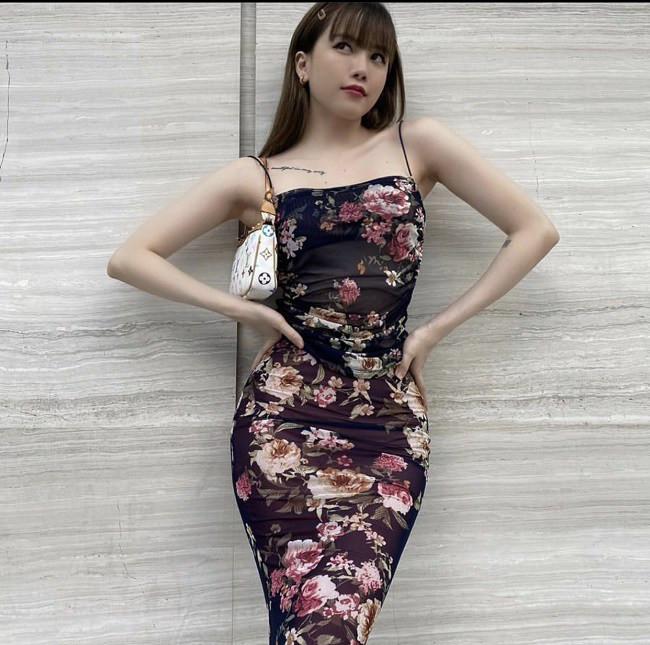 Ban gai Son Tung cuc goi cam du chang can ho bao-Hinh-5