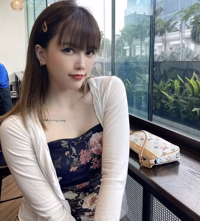 Ban gai Son Tung cuc goi cam du chang can ho bao-Hinh-4