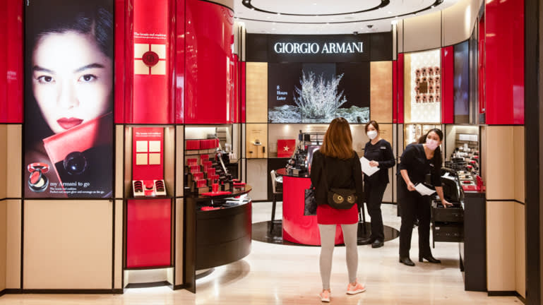 Người giàu bắt đầu bán tháo đồ xa xỉ khi khủng hoảng vì COVID-19 - Hình 2 Nguoi giau bat dau ban thao do xa xi khi khung hoang vi COVID-19-Hinh-2