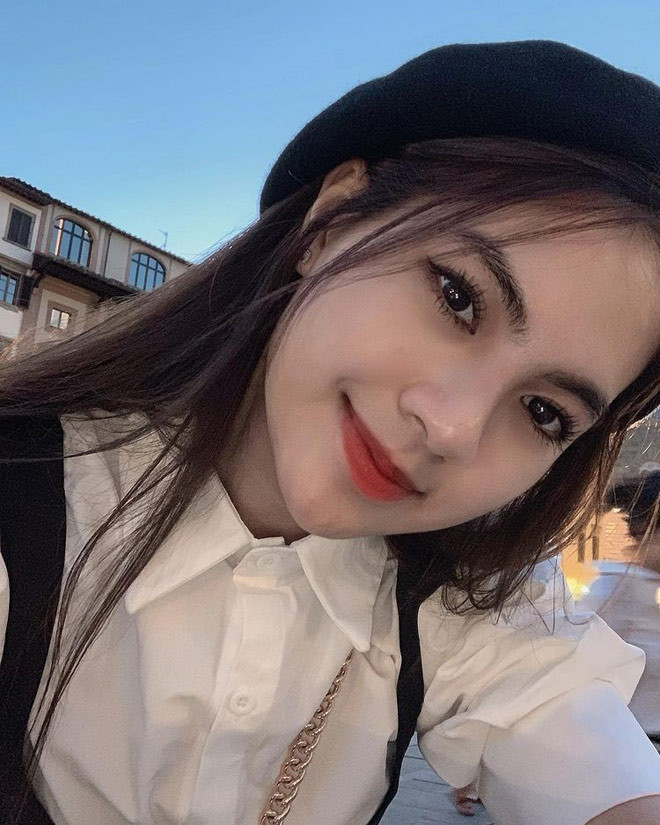 Gai xinh bi don mung sinh nhat cung Quang Hai