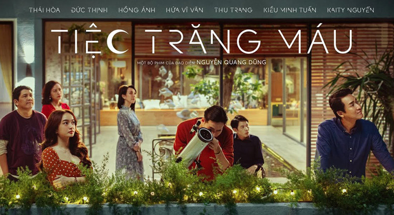 Dan dien vien cua 'Tiec trang mau' phai nop phat neu quen thoai