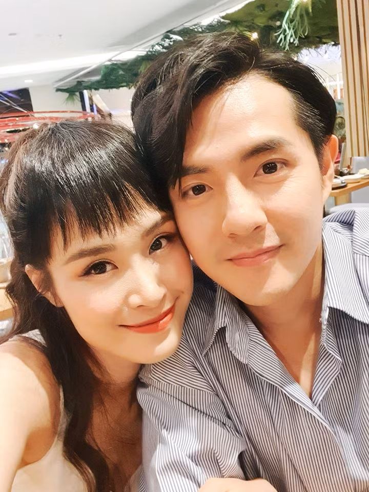 Dong Nhi mac quyen ru di do rac, vong eo va phong ngu gay chu y-Hinh-4